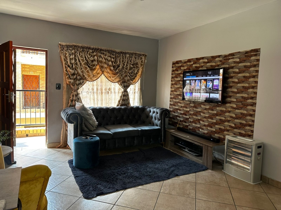 2 Bedroom Property for Sale in Rustenburg Central North West